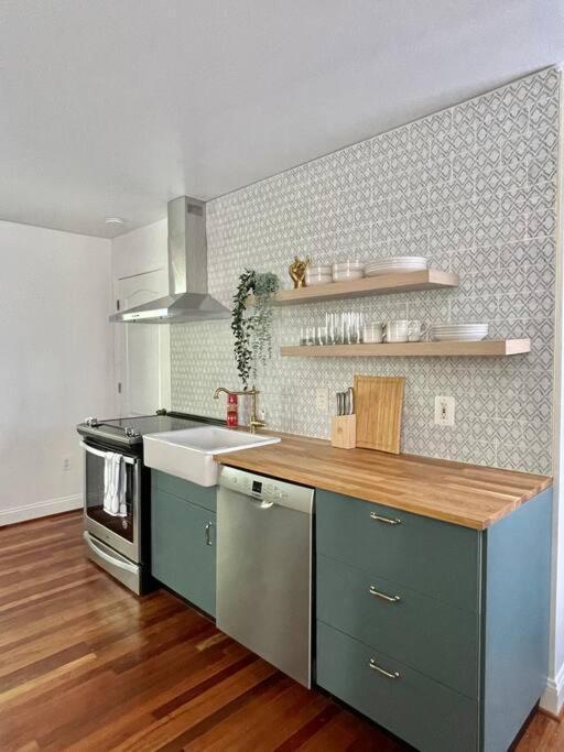 Brand New, Cozy, Modern, One-Bedroom Apartment Falls Church Exterior foto